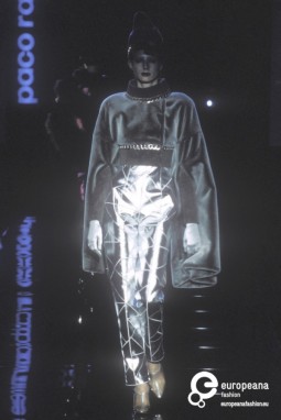 Paco Rabanne A/W 1999 collection. Collection Catwalkpictures.com, all rights reserved.