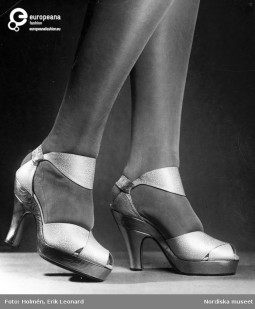 Sandals designed by Andre Perugia, 1938 ca., Courtesy Stiefelsen Nordiska Museet CC BY C